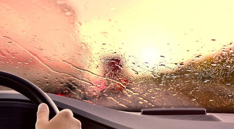 Kinh nghiệm lái xe trời mưa khi tầm nhìn bị hạn chế Kinh nghiệm lái xe trời mưa khi tầm nhìn bị hạn chế