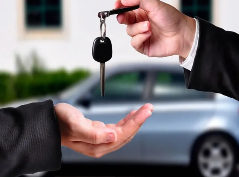 Tài xế Viet Driver nhận xe từ khách hàng vào ban đêm Tài xế Viet Driver nhận xe từ khách hàng vào ban đêm